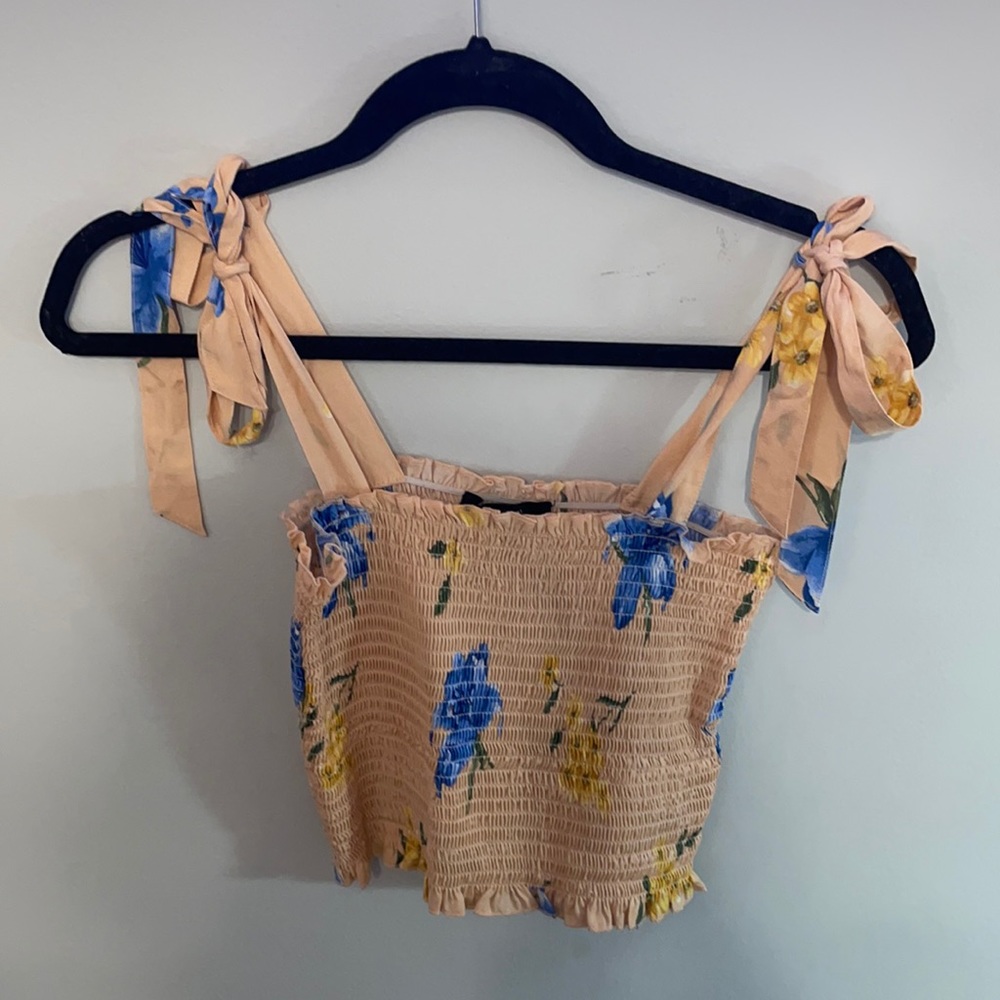 Pink Floral Top! Forever 21 Size: MEDIUM.